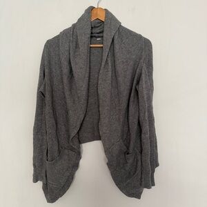 LULULEMON Cabin Yogi Wrap Open Cardigan Hooded Reversible Gray Pockets Size 10